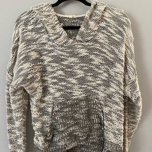 Sweater pull over